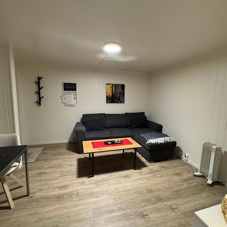 Liten Eldre Og Koselig Studiohybel Svolvær Extérieur photo